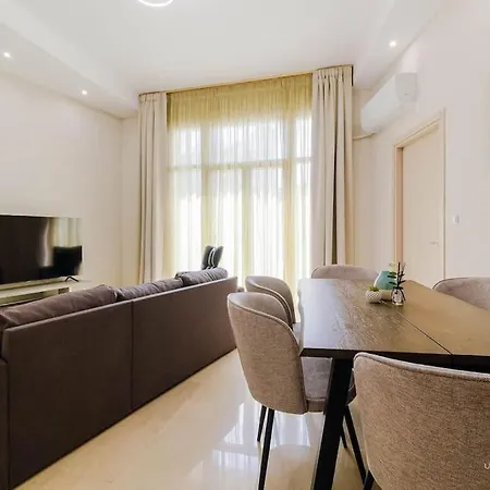 Roselyn 3-bdrm Central Suite, Vesta Philoxenia * סלוניקי
