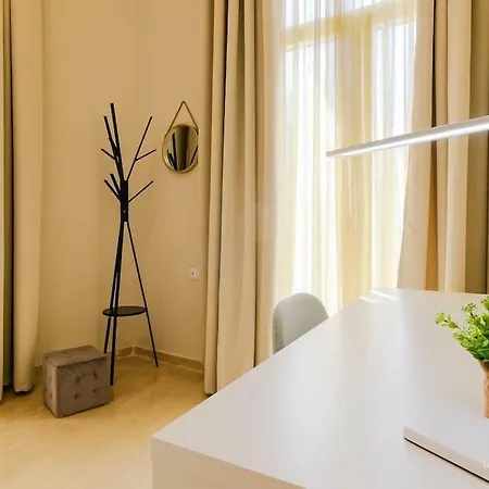 Roselyn 3-bdrm Central Suite, Vesta Philoxenia *