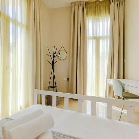 Roselyn 3-bdrm Central Suite, Vesta Philoxenia דירה סלוניקי